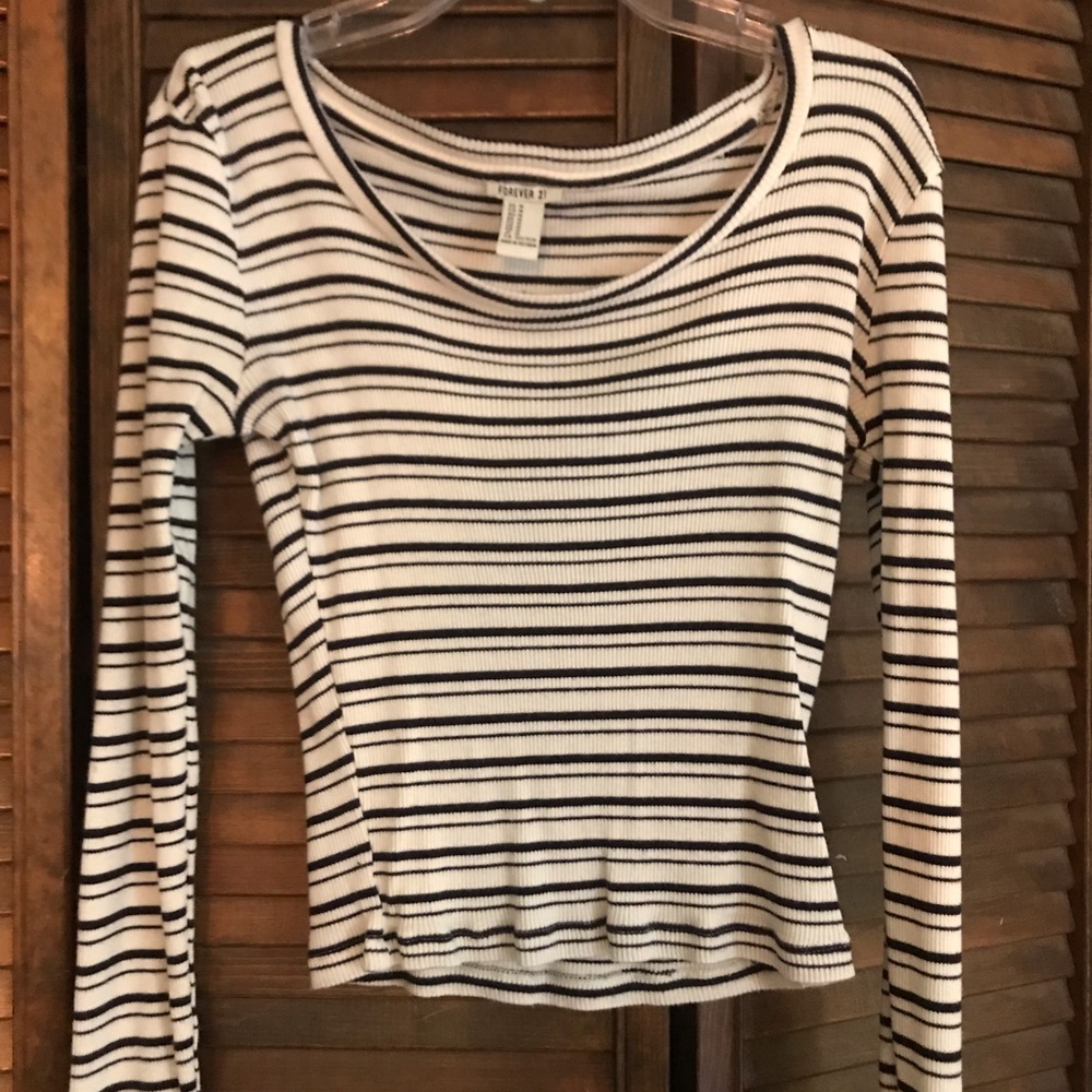 Forever 21 Long Sleeve Ribbed Crop Top